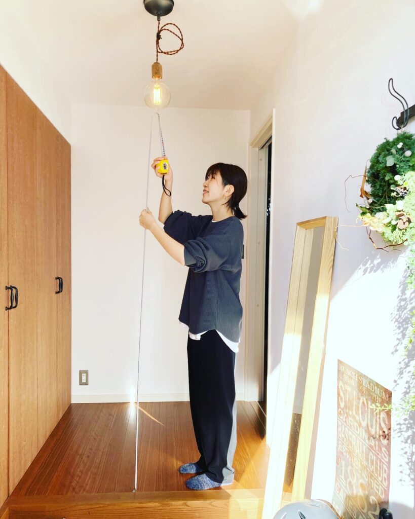 玄関照明取付位置を決める